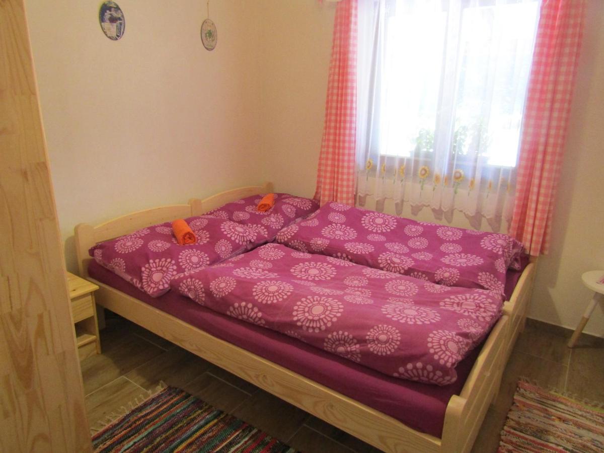 Willa Rekreacni Dum V Brdech Pod Svatou Annou Ohrazenice  Zewnętrze zdjęcie